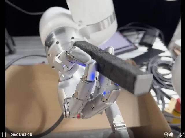 沈腾：春晚谁家机器人？除夕夜就扒拉活来了