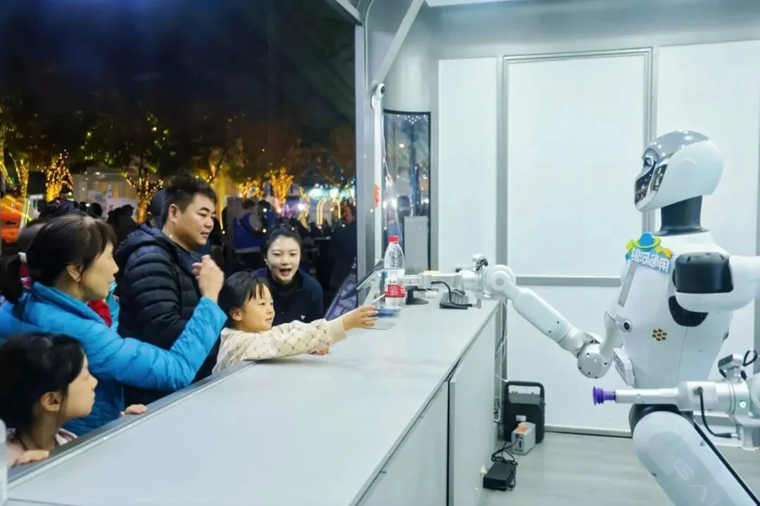 沈腾：春晚谁家机器人？除夕夜就扒拉活来了