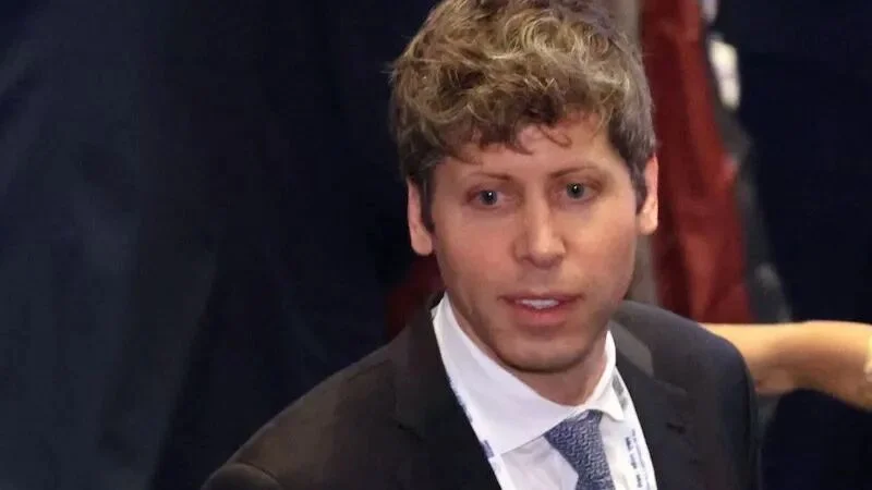 OpenAI有望拿到1000亿美元，但也快被逼到墙角了