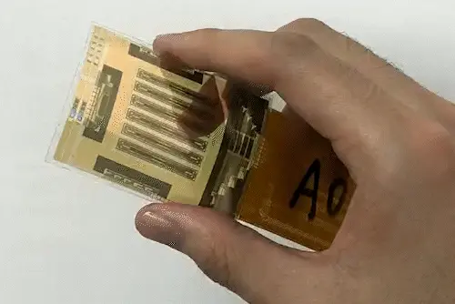 Nature | 清北合作研发全球首个全柔性存算一体AI芯片