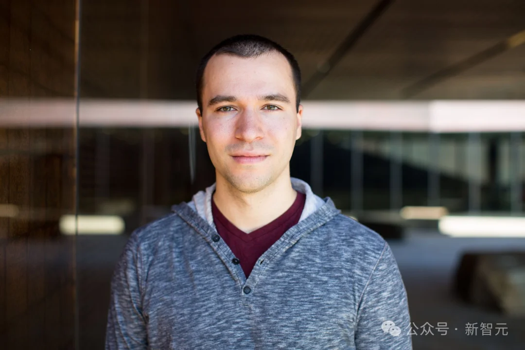 办公桌放铀棒、0股份掌权7500亿：福布斯万字还原真实奥特曼