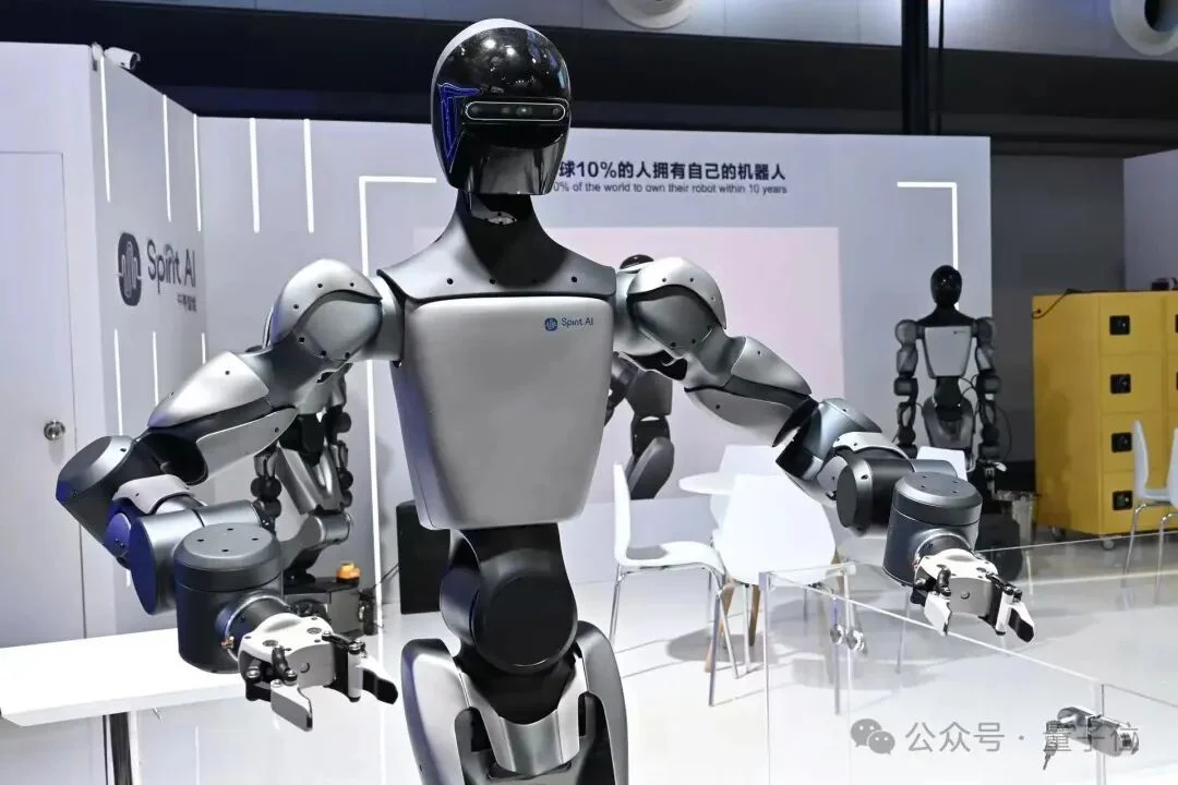 20亿融资,百亿估值加冕!千寻智能开年引爆具身智能赛道