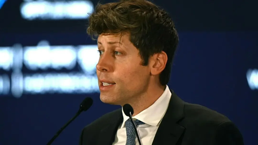 4900 万人围观的 Claude Cowork 又杀疯了，10 个顶级外挂上线，这些打工人危