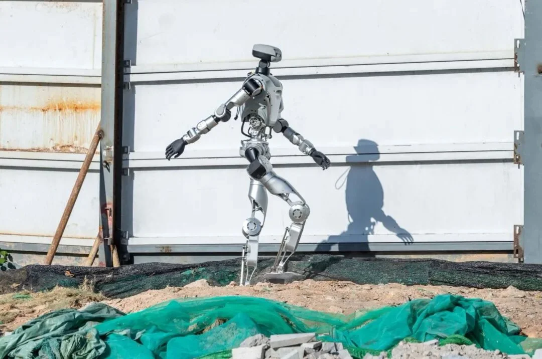 人形机器人公司逐际动力完成2亿美元新融资,海外头部基金参与,上汽、蔚来加注|硬氪独家