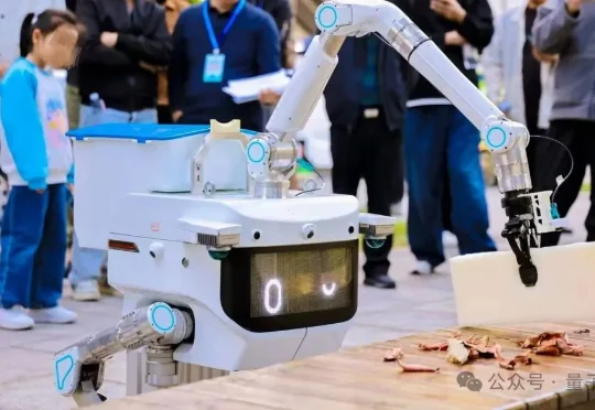 交大系杀出具身赛道重围！1万台订单在手，以世界模型重塑万亿城市基建