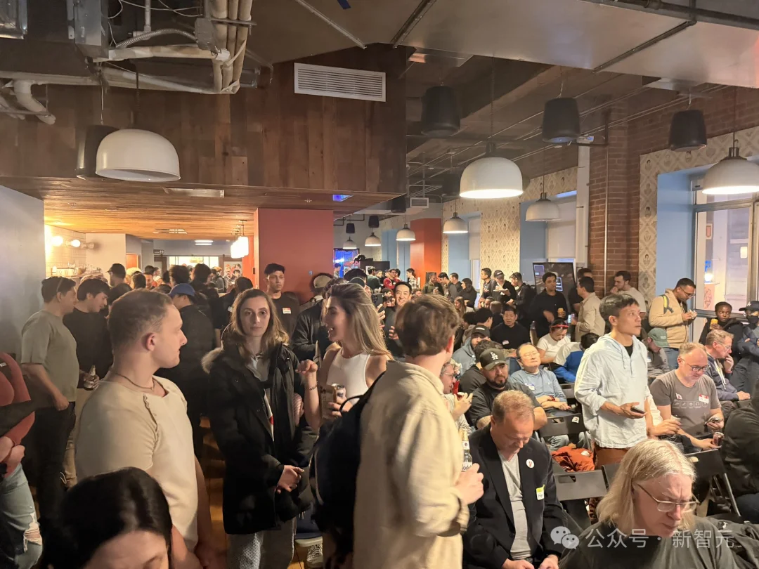 OpenClaw全球首聚，千人挤爆旧金山！龙虾头机器人现场乱逛太炸裂
