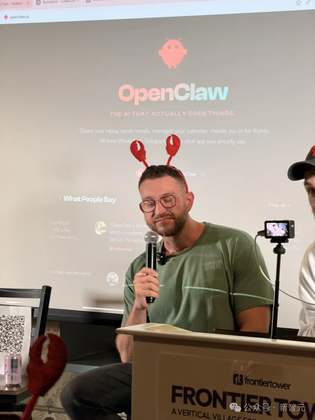 OpenClaw全球首聚，千人挤爆旧金山！龙虾头机器人现场乱逛太炸裂