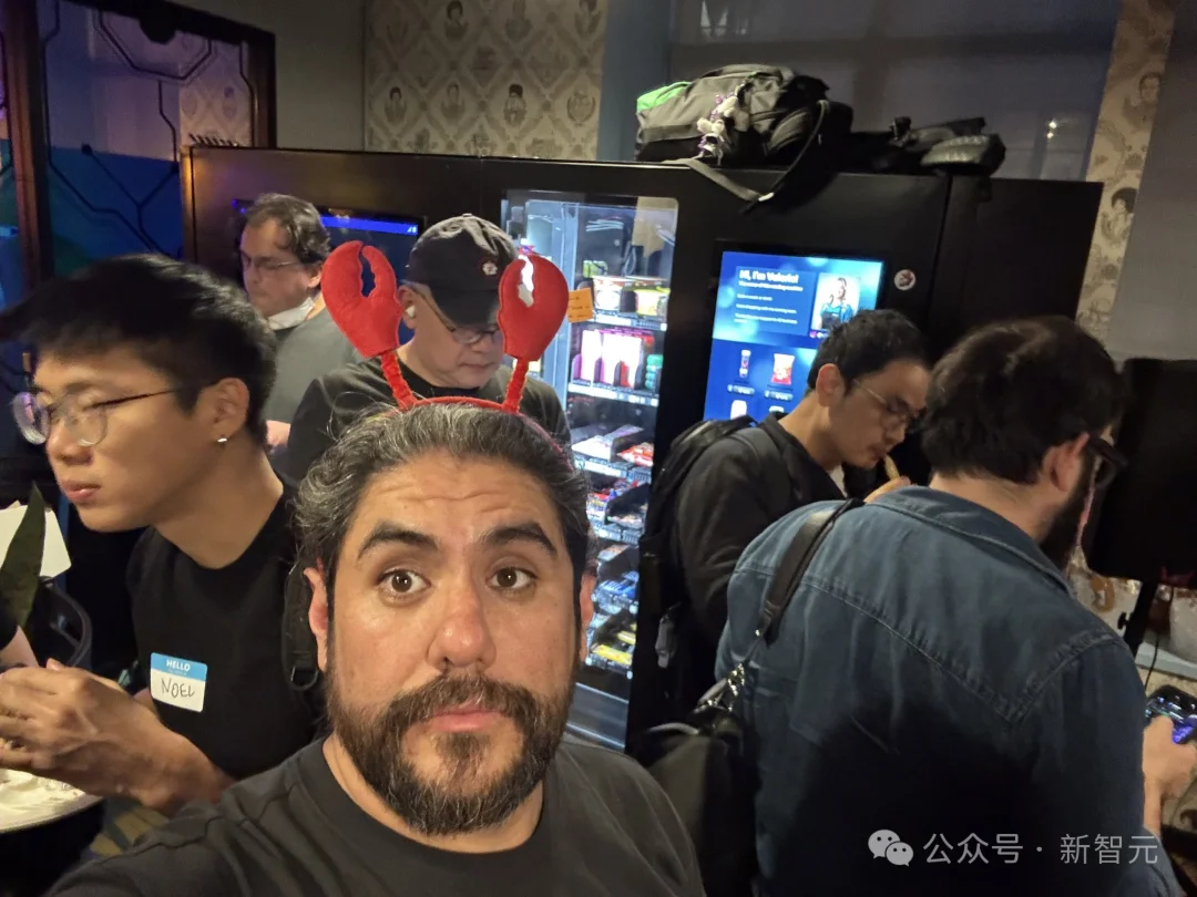 OpenClaw全球首聚，千人挤爆旧金山！龙虾头机器人现场乱逛太炸裂