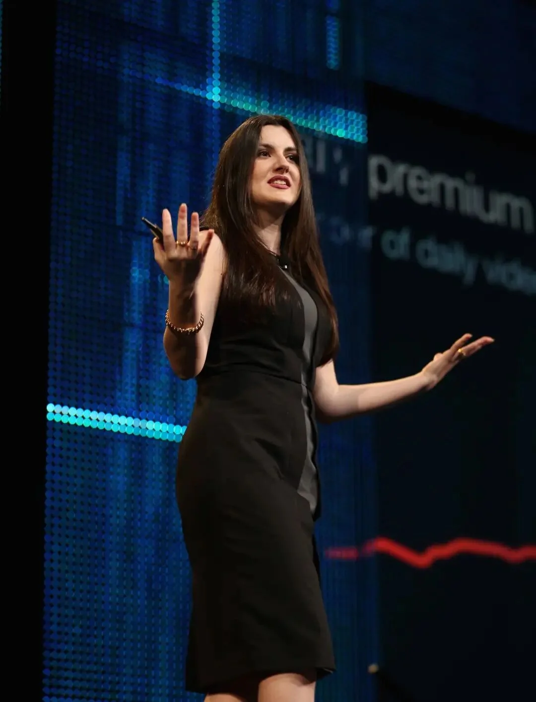 第一批对 ChatGPT 广告的吐槽来了，竟然来自死对头