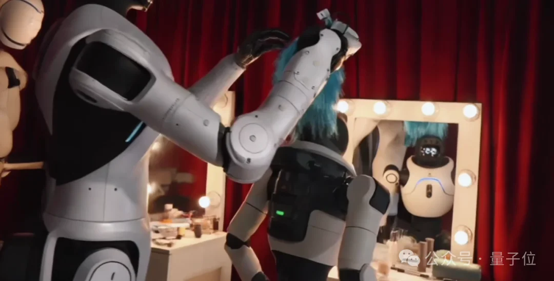 黄晓明开心麻花助演！智元机器人春晚太会整活了