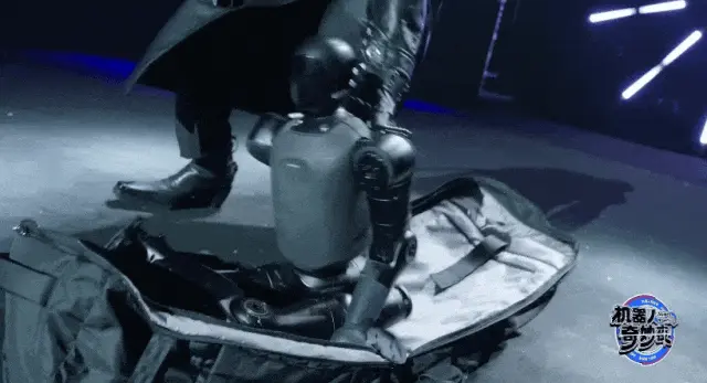 黄晓明开心麻花助演！智元机器人春晚太会整活了