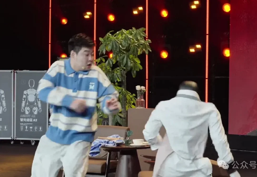 黄晓明开心麻花助演！智元机器人春晚太会整活了
