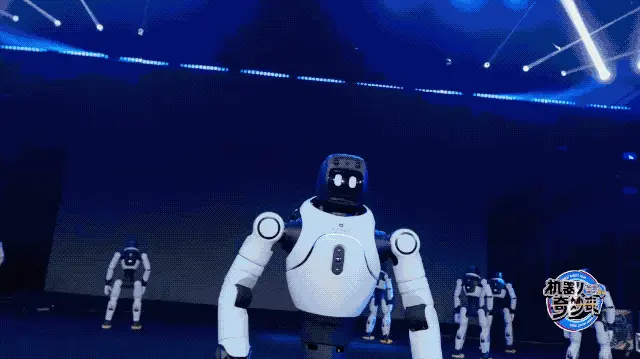 刚刚，全球首届机器人「春晚」炸场！稚晖君带队，节目效果拉满，连观众都是机器人