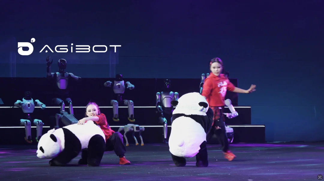刚刚，全球首届机器人「春晚」炸场！稚晖君带队，节目效果拉满，连观众都是机器人