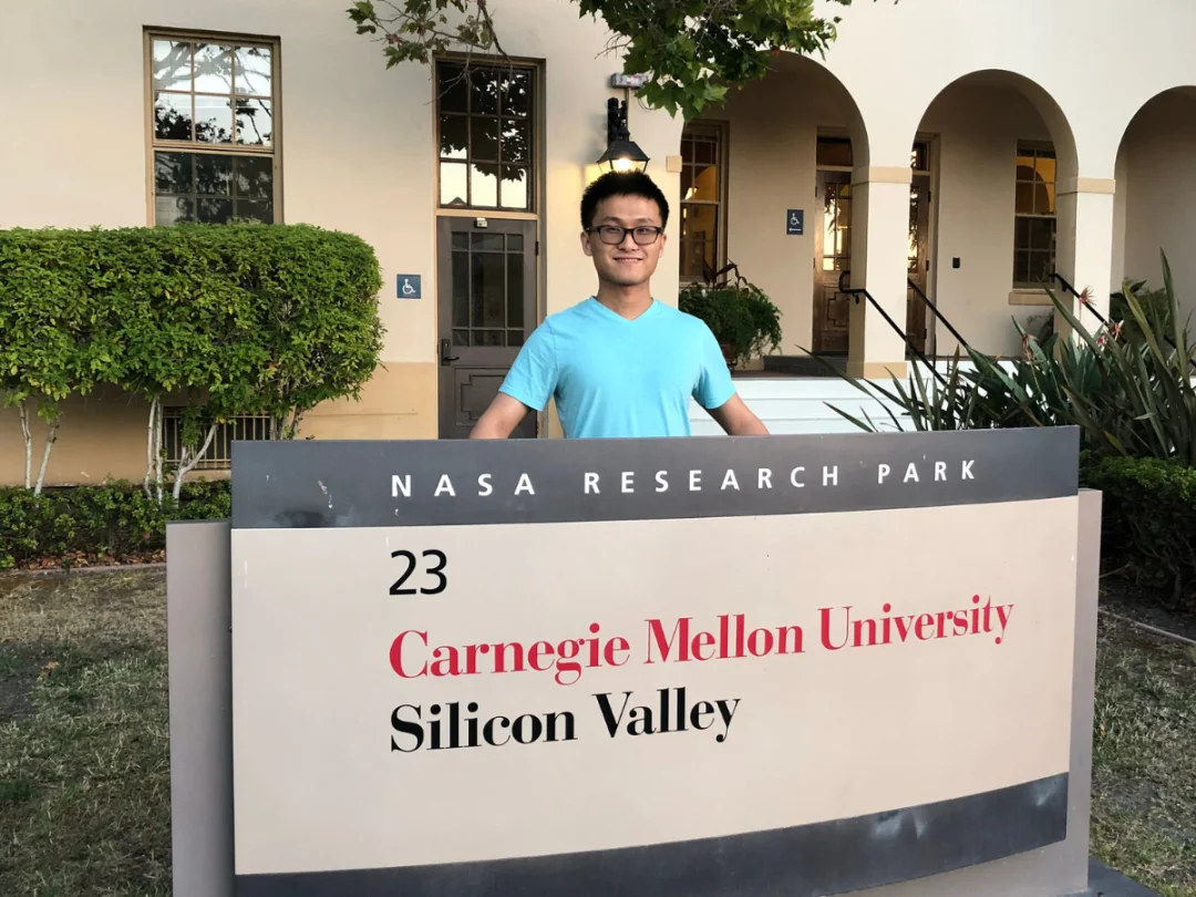 不融资的办公agent,跑出千万美元ARR|对话Kuse CTO徐雨豪