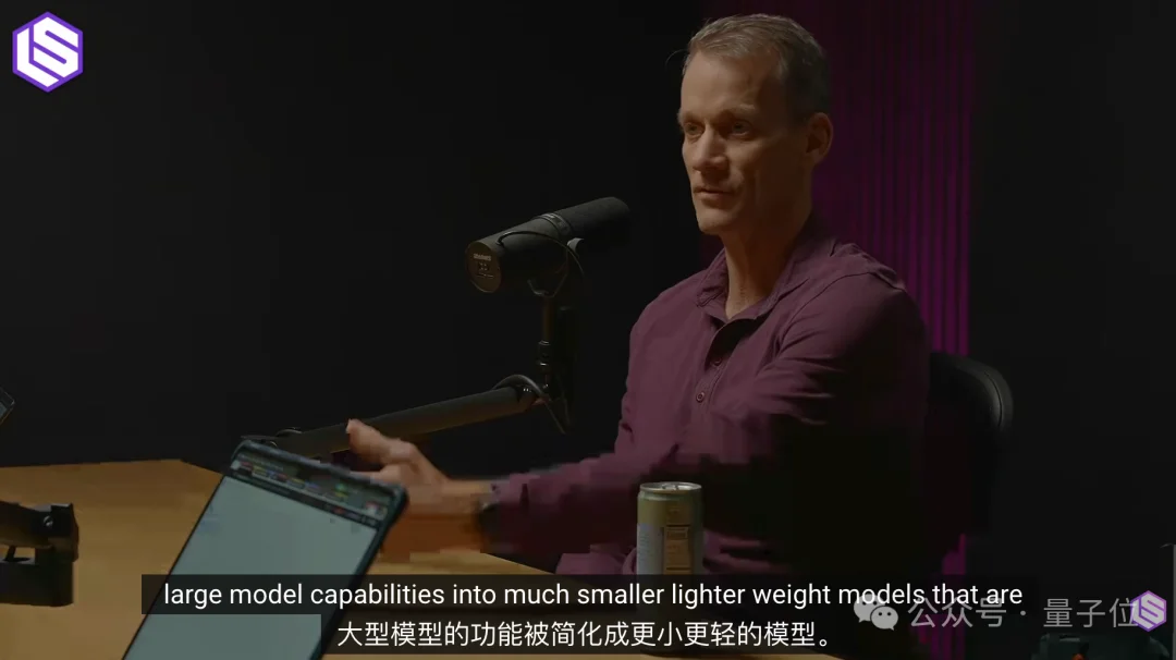 Jeff Dean最新访谈：未来开发者人均50个智能体，写需求成核心技能