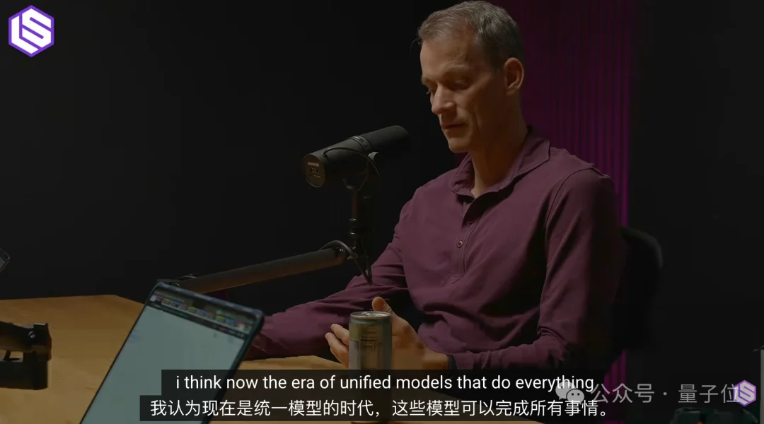 Jeff Dean最新访谈：未来开发者人均50个智能体，写需求成核心技能