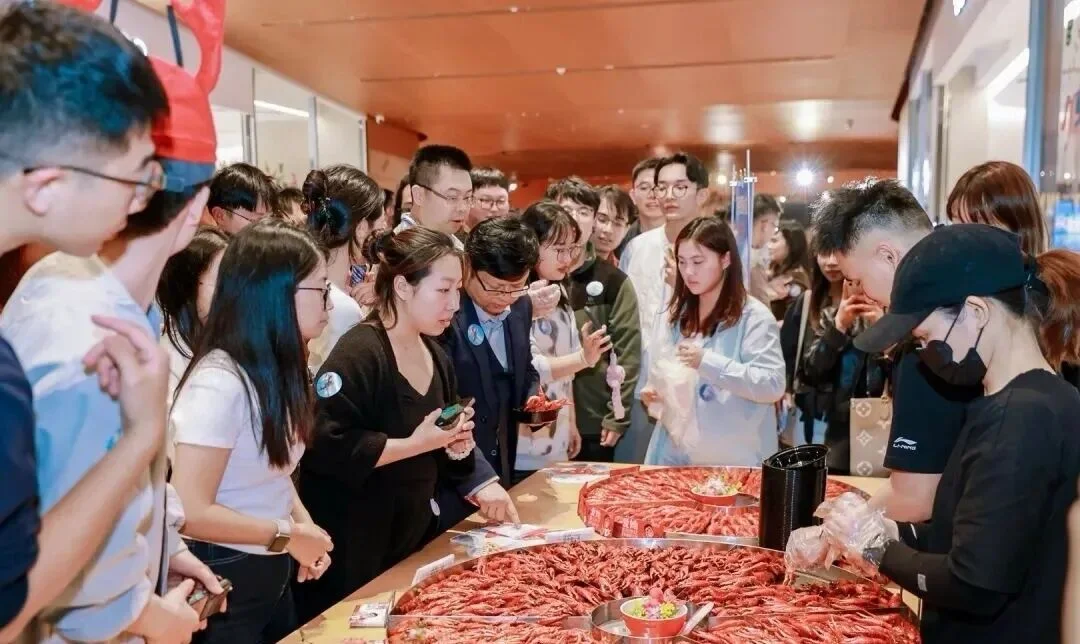 龙虾狂热，一个利益共同体的成形