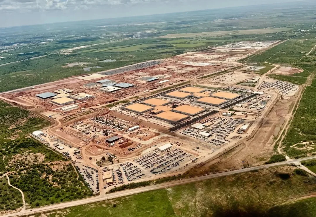 “星际之门”计划连遭变故：扩建谈崩、数据中心宕机、OpenAI 转向“租而不建”