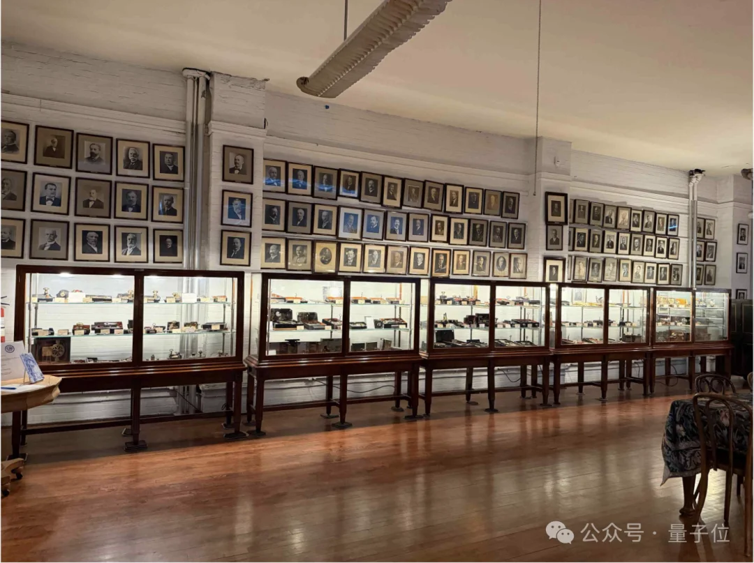 OpenAI新模型Day0就被嫌弃！排名拉垮，不如一月底发布的国产模型