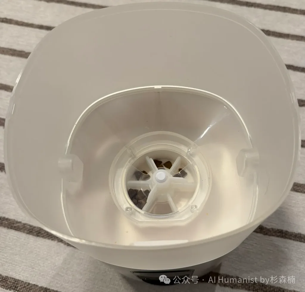 被 Meta 裁掉之后,他教会了自家狗用 Claude Code 编程