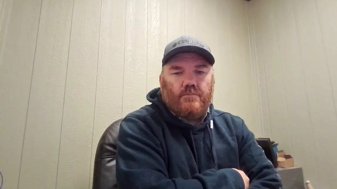 一个从没写过代码的管道工程师，用Claude Code干掉了一个估算团队的工作量