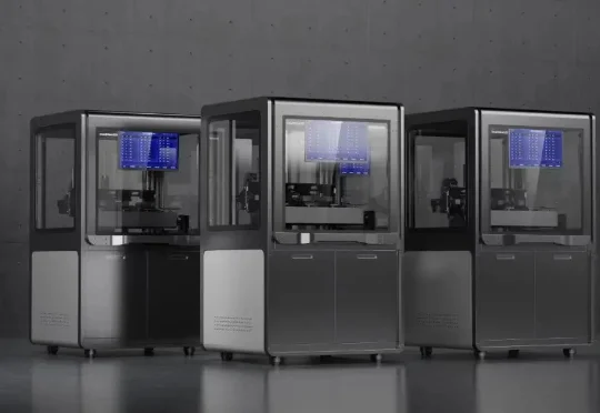 复旦校友，造14万AI工人：年入11亿，港股上市