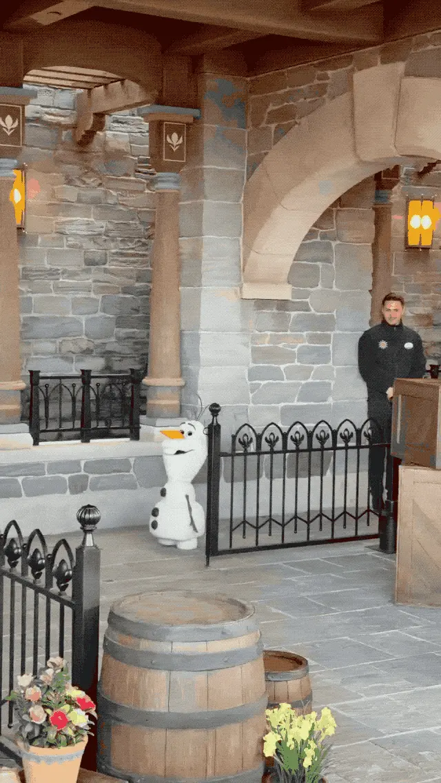 妈妈，迪士尼雪宝在跟我说话……