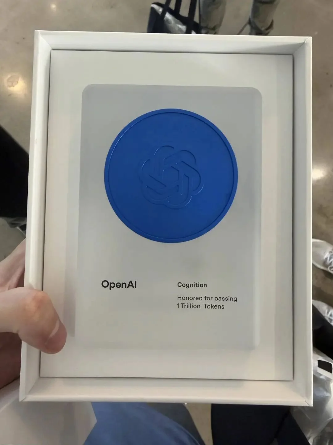 好消息：公司给你发 Token 当工资，坏消息：你的 KPI 是烧光它