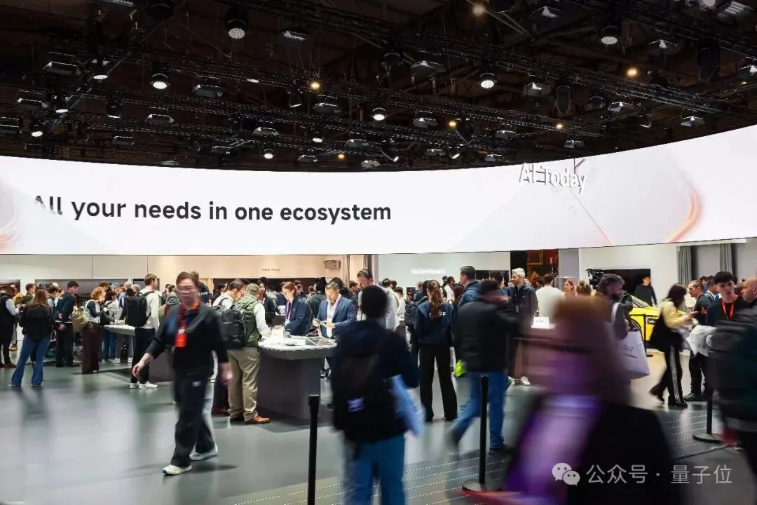 这届MWC真成了中国AI主场,小米直接把AI从对话框里拽出来接管物理世界了