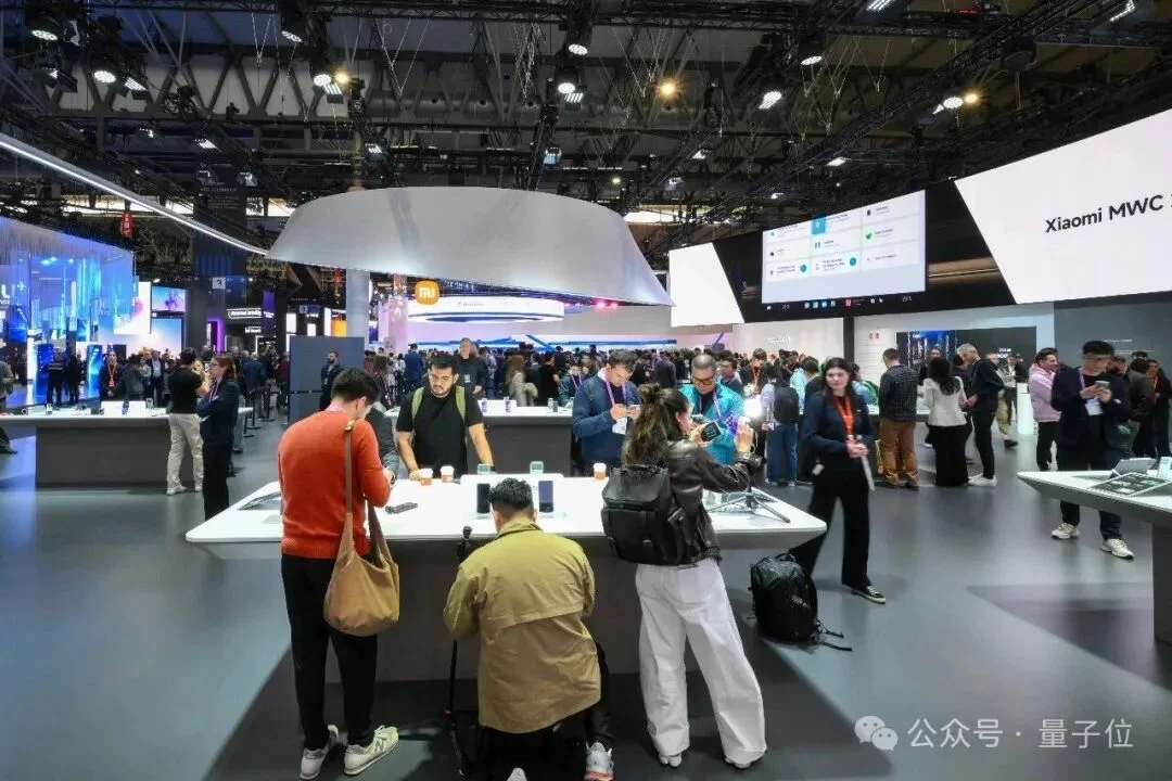 这届MWC真成了中国AI主场,小米直接把AI从对话框里拽出来接管物理世界了