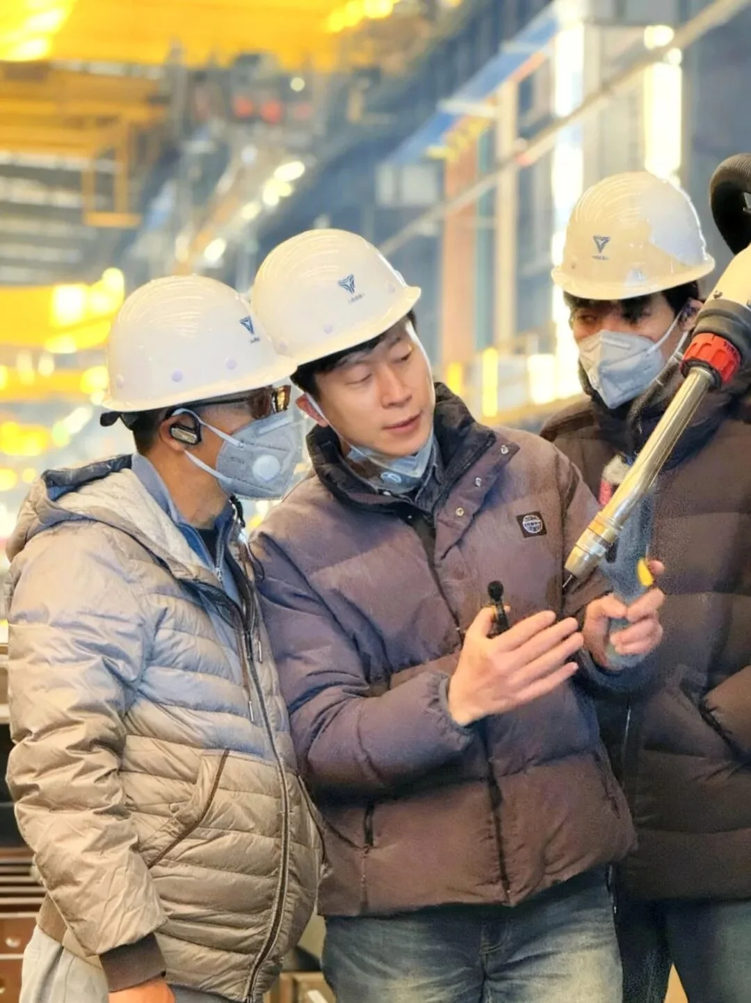 前小米高管创业机器人,用“爆品逻辑”做工业通用具身智能