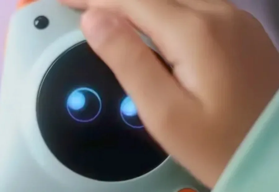 今年首个AI硬件爆款！冲上全国Top 1，腾讯前AI大牛入局 | 智东西对话创始人