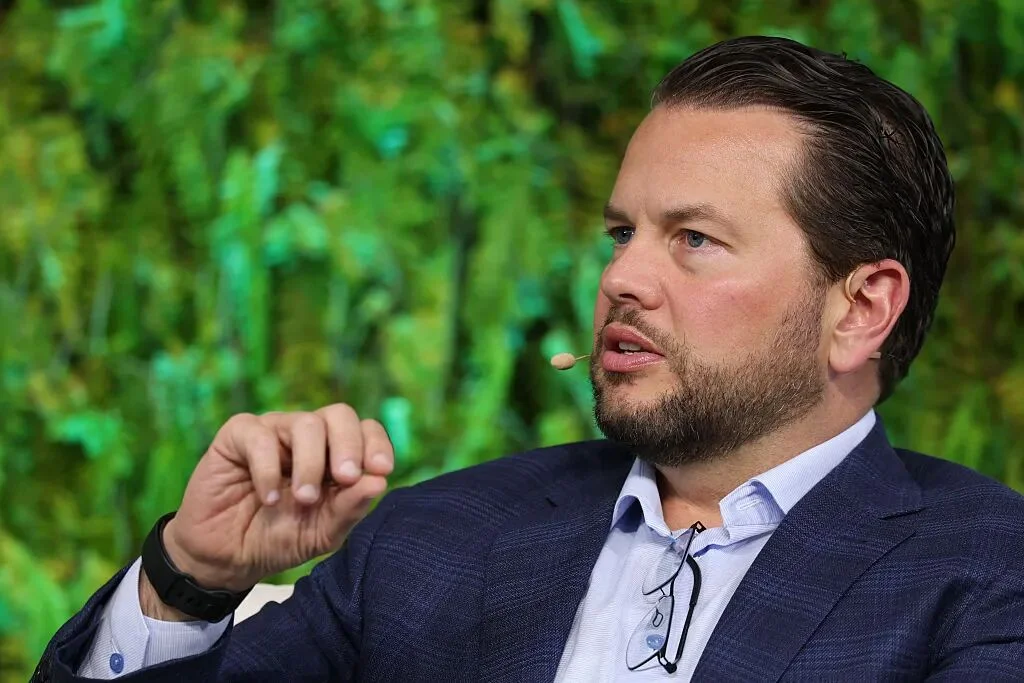 速递｜Pinterest集中资源转向AI，获Elliott 10亿美金背书，新功能AI视觉搜索、AI购物助手