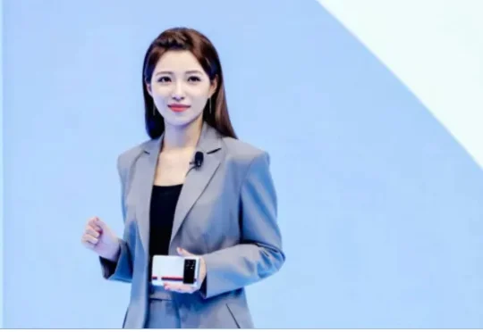 刚刚，蚂蚁投了“最美产品经理”，造AI魔镜，前vivo宝马高管入局