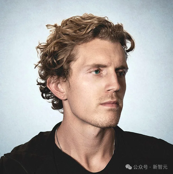 00后小孩哥10天AI编程，陈天桥24小时砸3000万！靠大四作业当上CEO