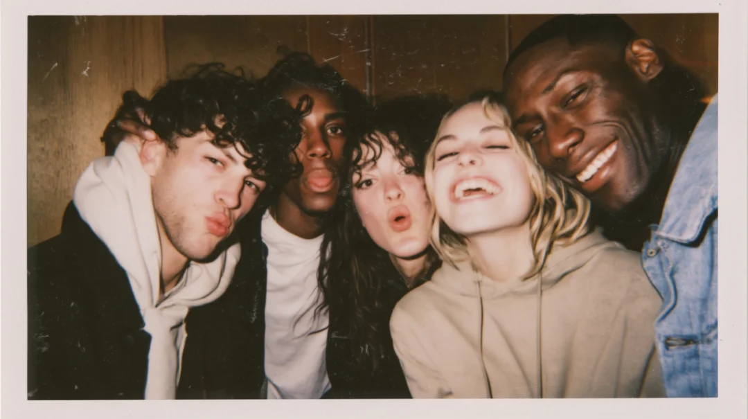 Midjourney V8 Alpha 对比 Banana 2，多风格测评来喽。