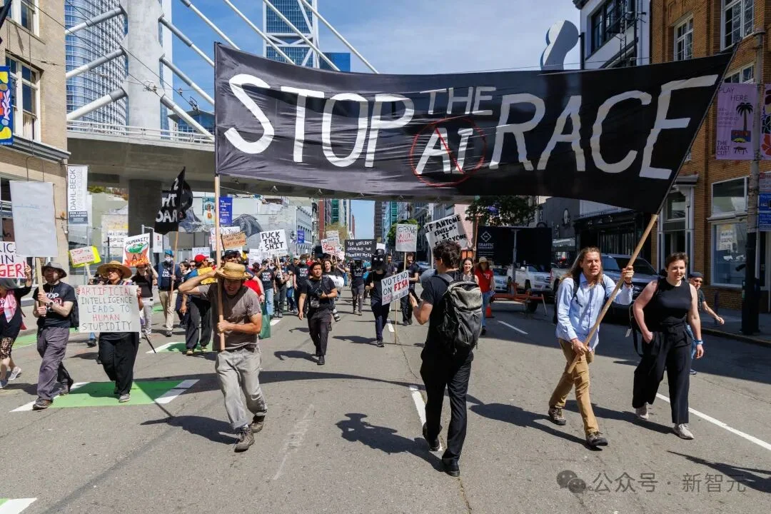 刚刚，奥特曼家被炸了！