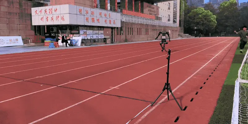 宇树机器人再破世界纪录,1秒10米“贴地飞”,连头都不要了