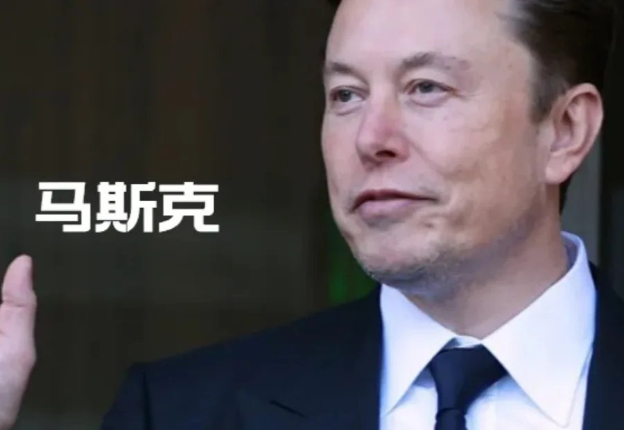 马斯克AI5芯片曝光！性能直逼英伟达H100，九个月研发周期可行！网友热议：能用于特斯拉HW3车型吗？