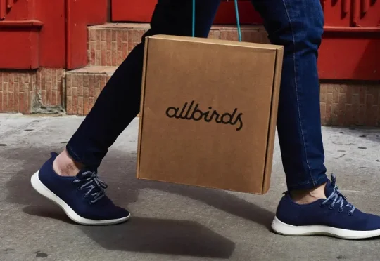 快倒闭的硅谷神鞋，转行 AI 股价暴涨 7 倍，龙虾之父都懵了