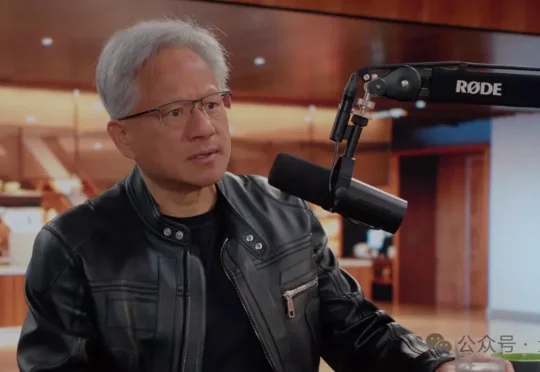 黄仁勋都被问毛了：顶级AI厂商在去CUDA？“你的前提就是错的”