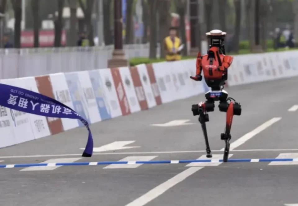 机器人半马如何跑完21公里？