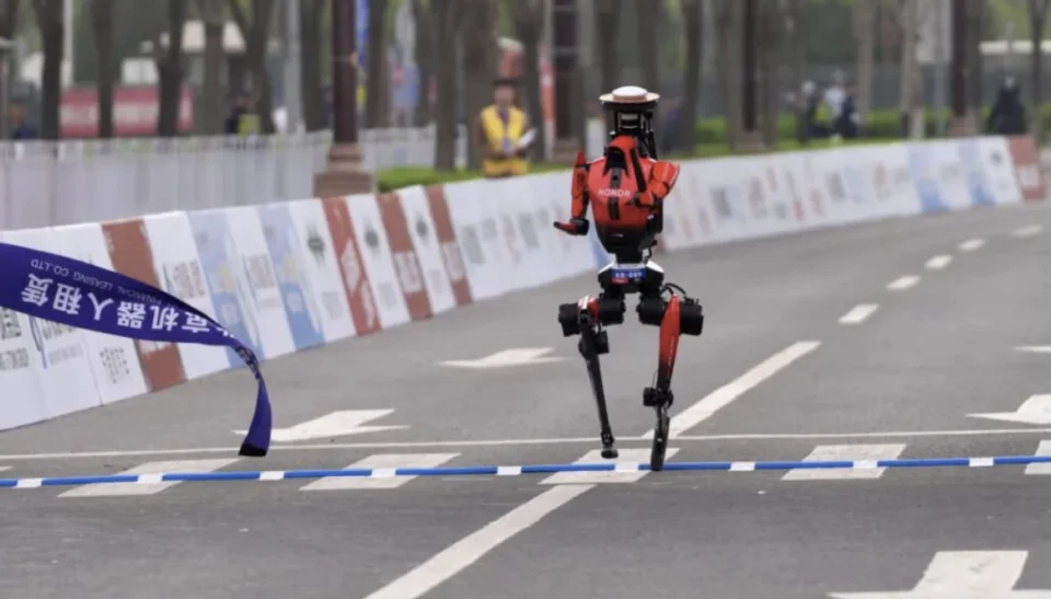 机器人半马如何跑完21公里？