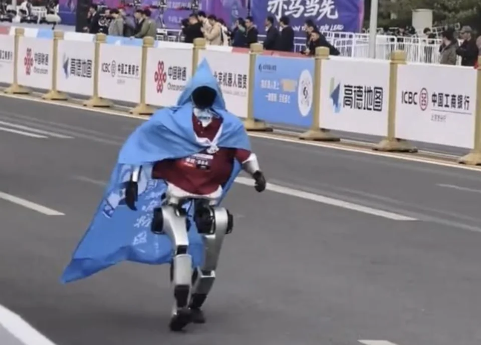 机器人半马如何跑完21公里？