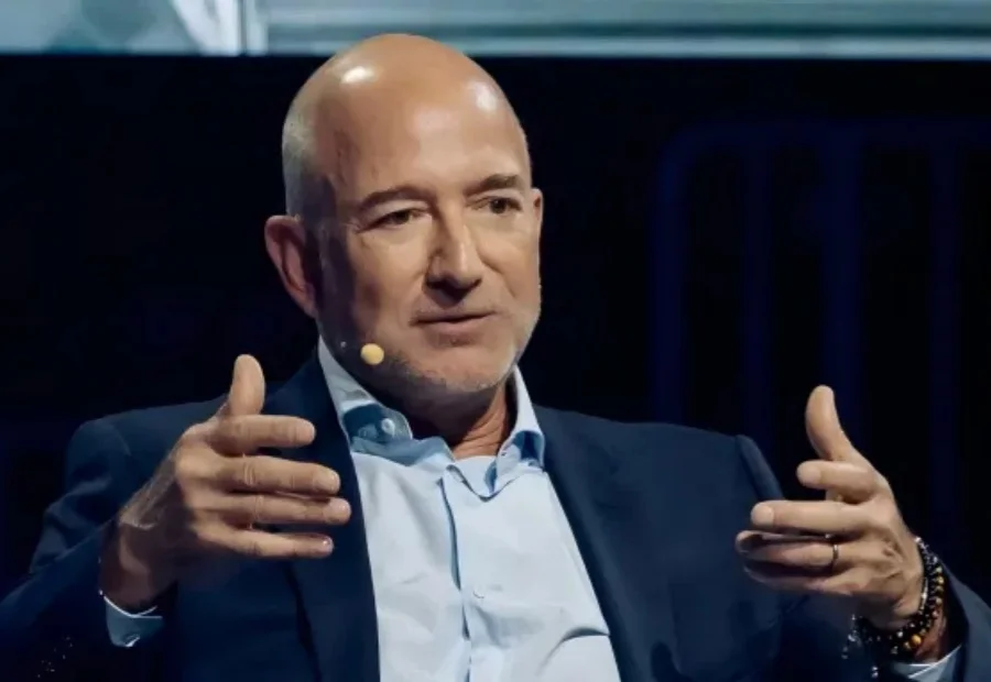 曝贝索斯融资100亿美元，押注物理AI