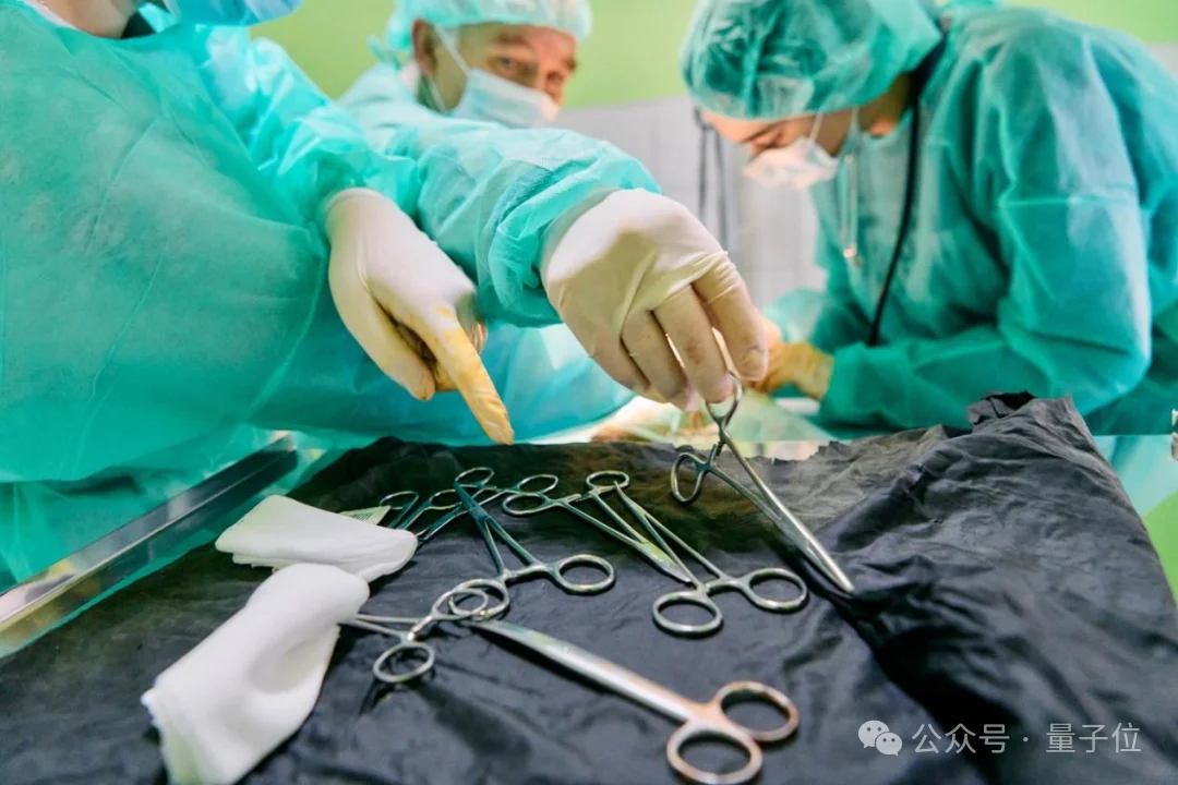 全球首个医疗视频理解大模型开源！6k+组精标测试集与英雄榜同步上线，开发者速来！