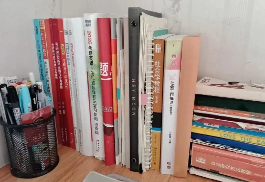 一个二本的女生，用免费的AI考上了北大。