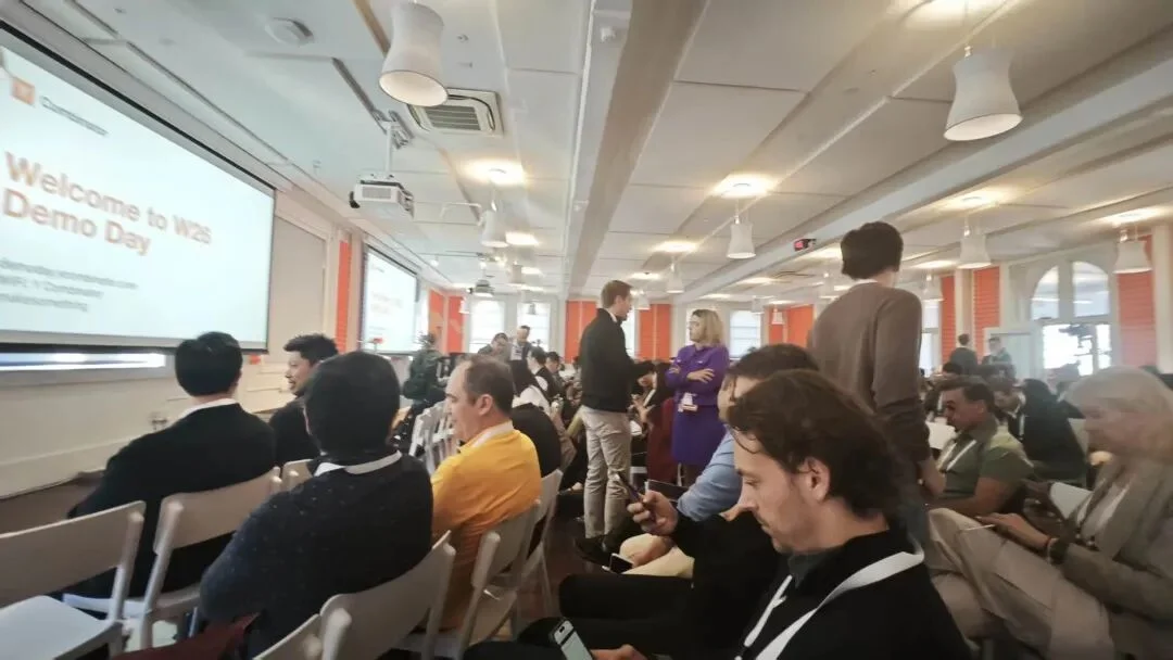 全员 token-maxxing，一场没人敢停的军备竞赛