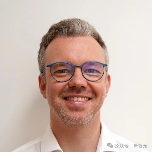 30万被引的AlphaGo之父，创业4个月融资近百亿元！笃信RL实现ASI